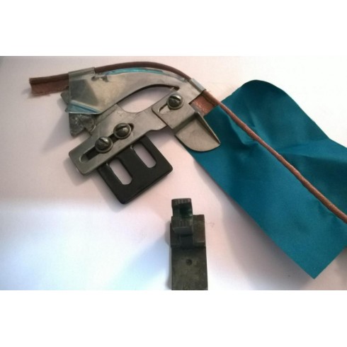 Приспособление для атласного канта