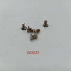 Винт S02032