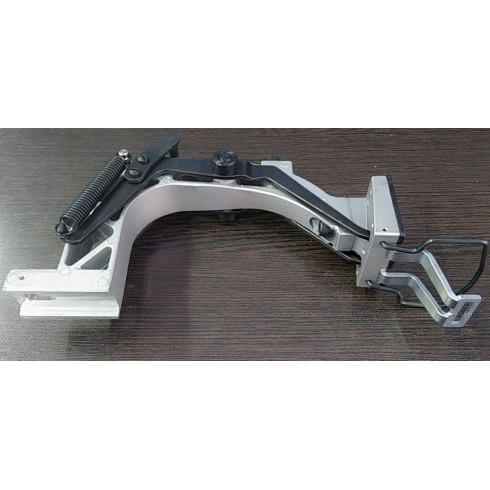 Кронштейн лапки в сборе 14030100200